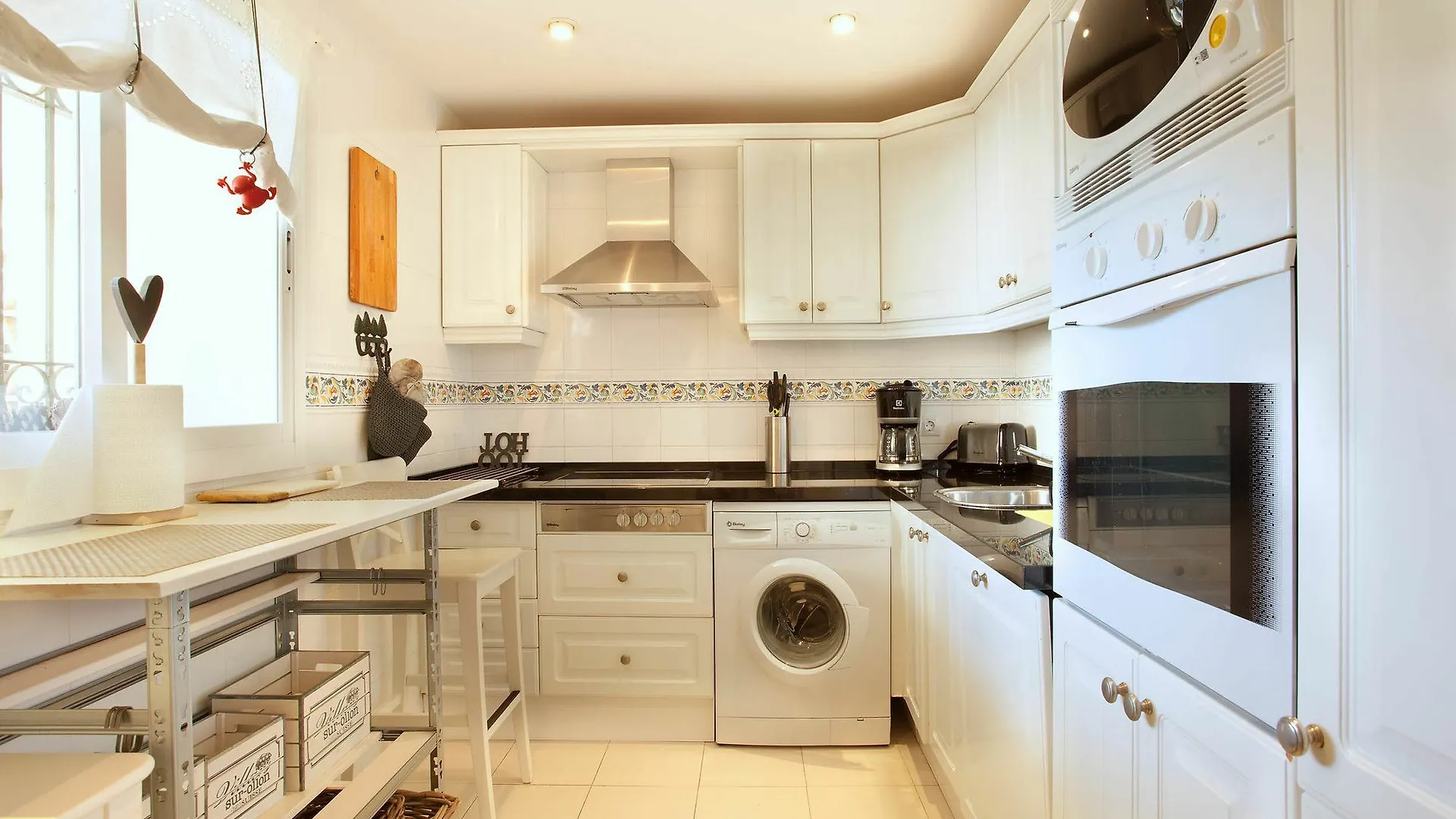 Luxury Beach Apartment Elviria, Marbella