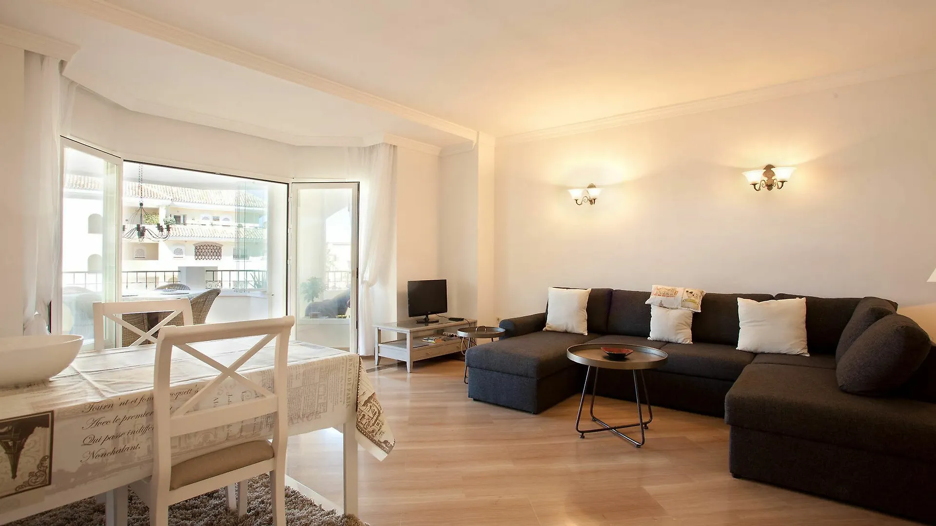 Luxury Beach Apartment Elviria, Marbella